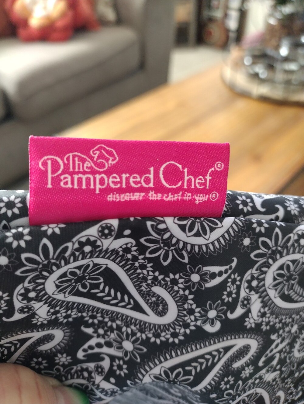 The Pampered Chef Black & White Paisley Accessory with Pink Logo Tag